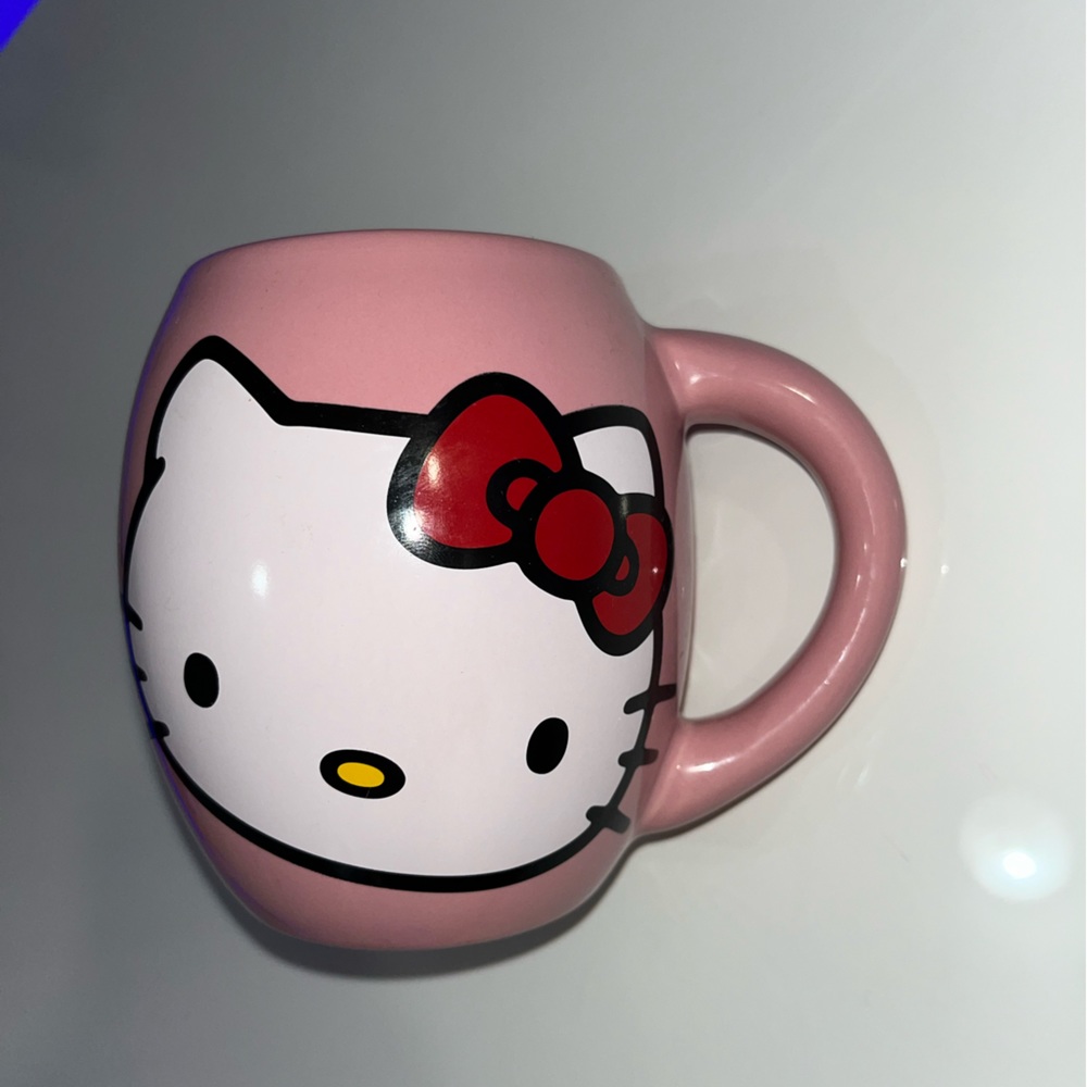 HELLO KITTY MUG ! New